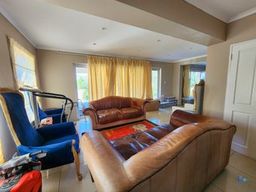 5 Bedroom Property for Sale in Gonubie Eastern Cape
